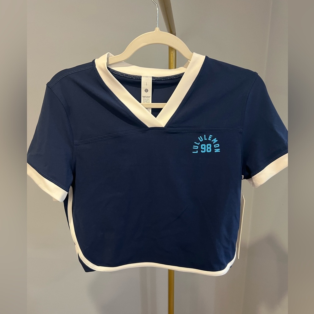 NWT NULU SPORTY TRIM SHORT SLEEVE CROPPED TOP